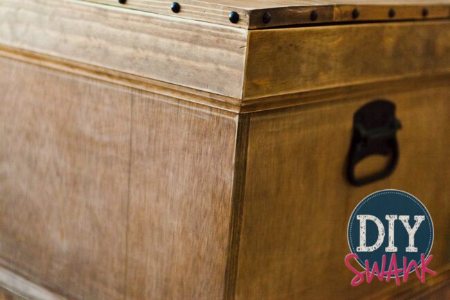 DIY Pottery Barn inspired trunk! Instructions and plans from ana-white.com