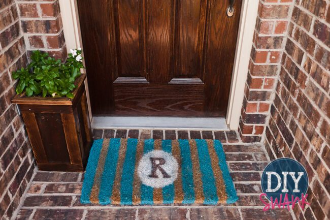 A tutorial on how to make DIY Doormats.