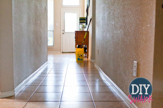 DIY chemical free floor cleaner - Awesome solution to get streak free floors!