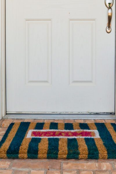 A tutorial on how to make DIY Doormats.