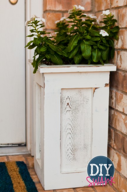 Different styles and sizes of DIY cedar planters.