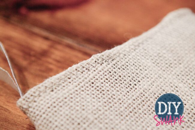 A simple no cuff DIY burlap stocking tutorial.