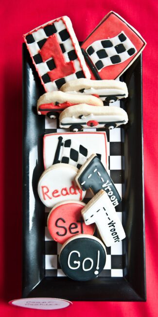 retro-diner-race-car-party-cookies